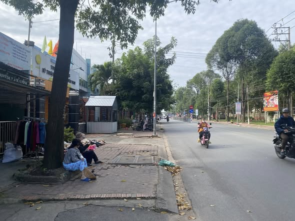 Kho cho thuê hoặc bán mặt tiền Đường 30/4, Thủ Dầu Một - Cơ hội đầu tư tốt!