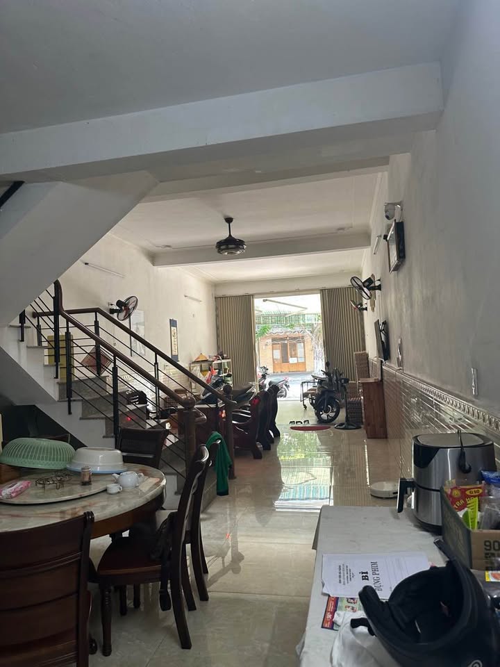 Nhà 3 tầng mặt tiền kinh doanh Đường Lê Tấn Trung, 106m² giá 12 tỷ - Đầu tư sinh lời ngay!