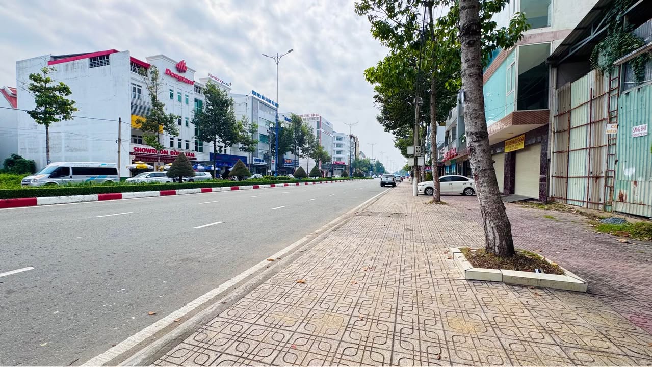 FrontHouse mặt tiền Hùng Vương, Mỹ Tho 120m² giá 9.8 tỷ - Cơ hội đầu tư vàng!