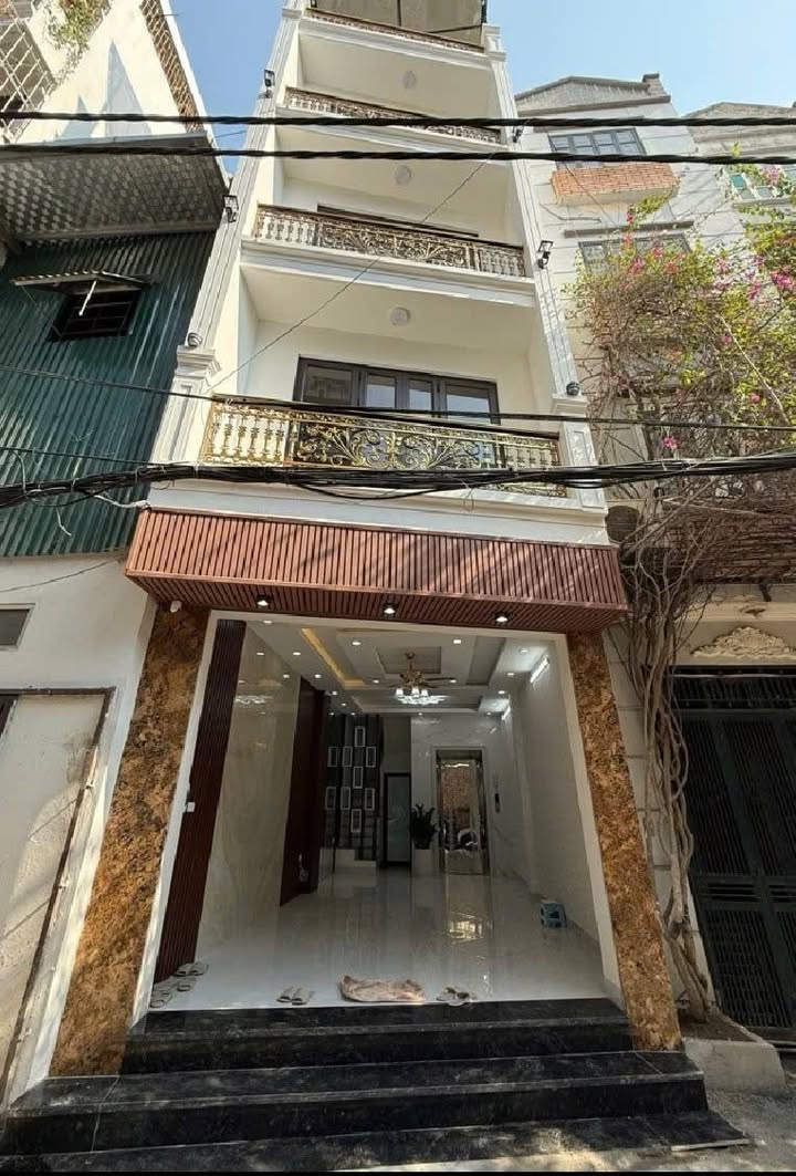 Nhà 5 tầng Tân Mai 38m² giá 9.6 tỷ - Thiết kế hiện đại, sẵn sàng kinh doanh!