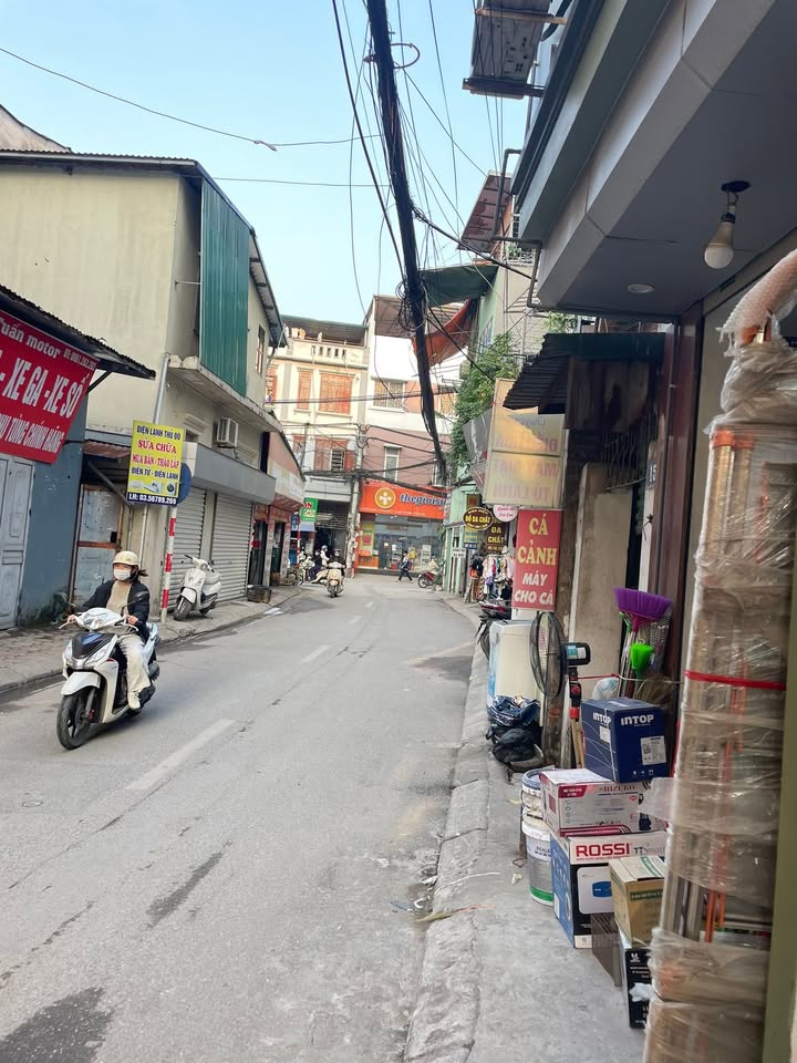 Nhà mặt phố Cầu Noi Bắc Từ Liêm 86m² giá 19 tỷ - Sổ đỏ nở hậu, oto vào nhà thoải mái!