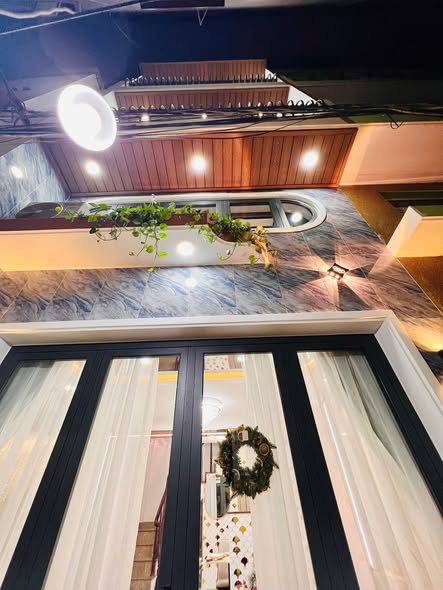 Nhà 5 Tầng Trường Sa, Quận 3 - 32m² giá 6.95 tỷ - Vị trí đắc địa, không thể bỏ lỡ!