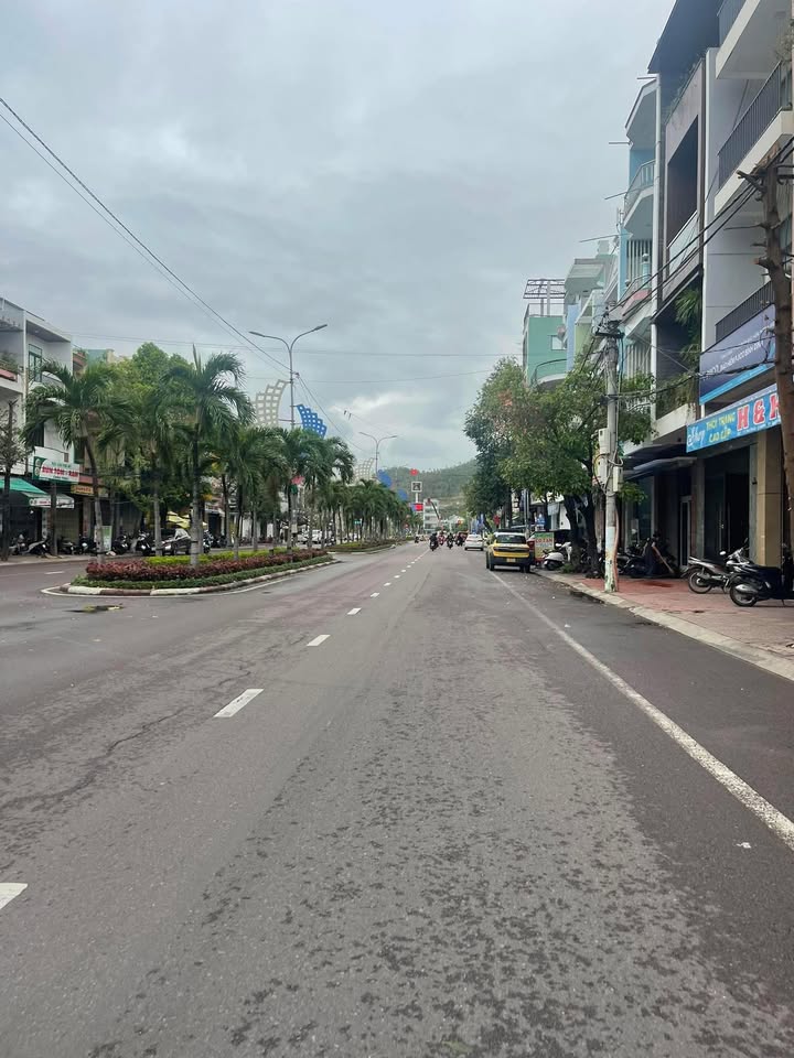 Nhà mặt tiền Bế Văn Đàn, Quy Nhơn 83m² giá 5 tỷ - Tiềm năng tăng giá cao!