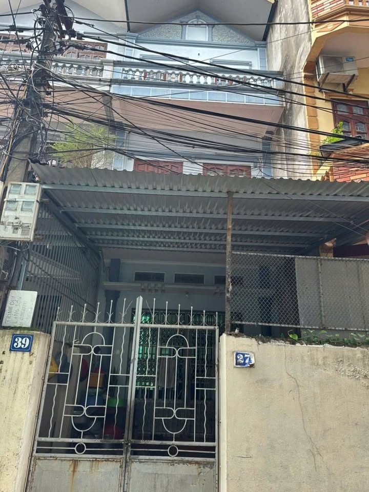 Nhà 3 tầng trung tâm Lê Lợi 106m² giá 2,7 tỷ - Ô tô đỗ cửa!