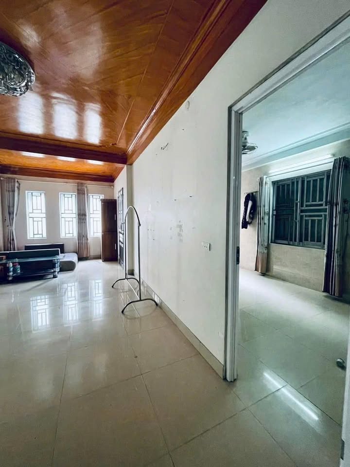 Nhà 3 tầng đường Kim Đồng, phường Hưng Bình 10 triệu/tháng - Thích hợp làm văn phòng!