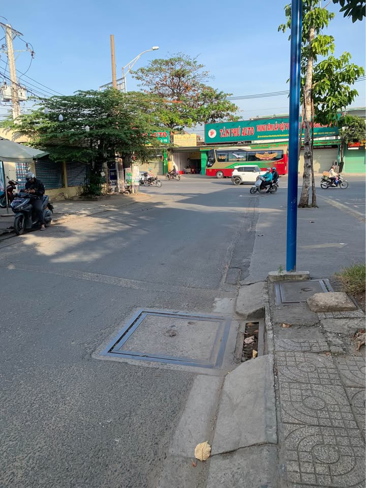 Đất thổ cư 1.035m² đường Chế Lan Viên, Tân Phú - Vị trí kinh doanh sầm uất, giá 68 tỷ!