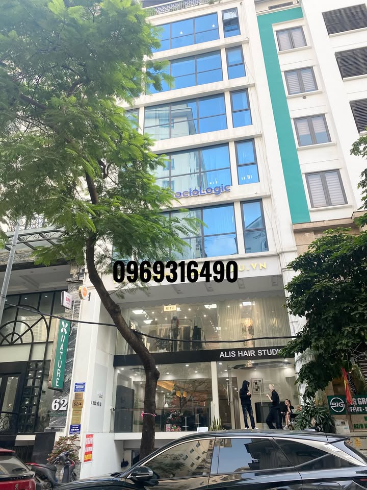 Văn phòng cho thuê tại Khúc Thừa Dụ, Cầu Giấy 110m² giá 28 triệu - Vị trí đắc địa và tiện ích đầy đủ!