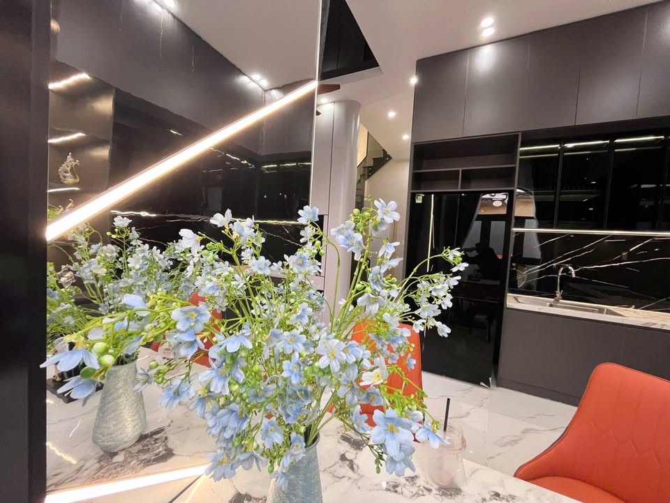 Nhà phố Dũng Sĩ Thanh Khê 50m² giá chỉ 4.xx tỷ - Ô tô đậu sát nhà, nội thất xịn!