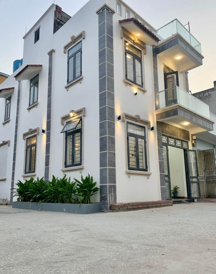 Nhà 2.5 tầng Quảng Hưng 80m² giá 3 tỷ - Đường ô tô thuận tiện