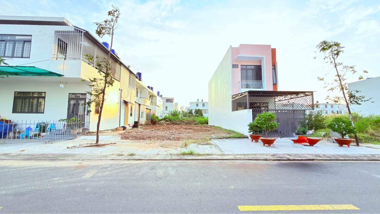 Đất nền Khu Đô Thị Tây Bắc Rạch Giá 100m² giá 1 tỷ - Sổ hồng chính chủ!