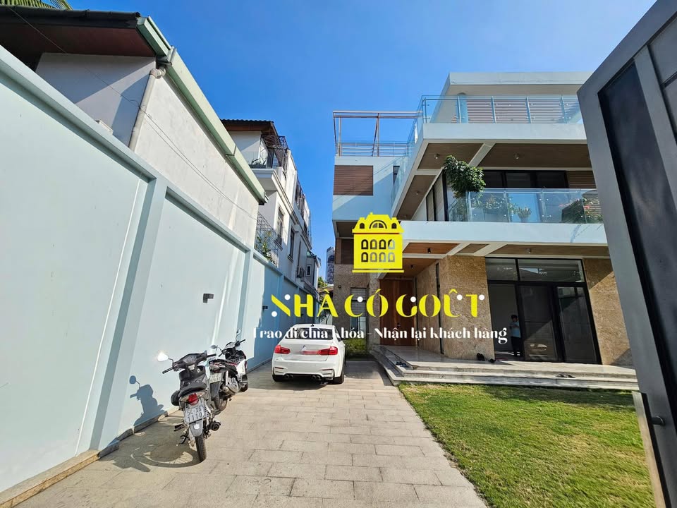 Biệt thự sân vườn Thảo Điền 500m² giá 6.000$ - Thiết kế hiện đại, đầy đủ tiện ích!