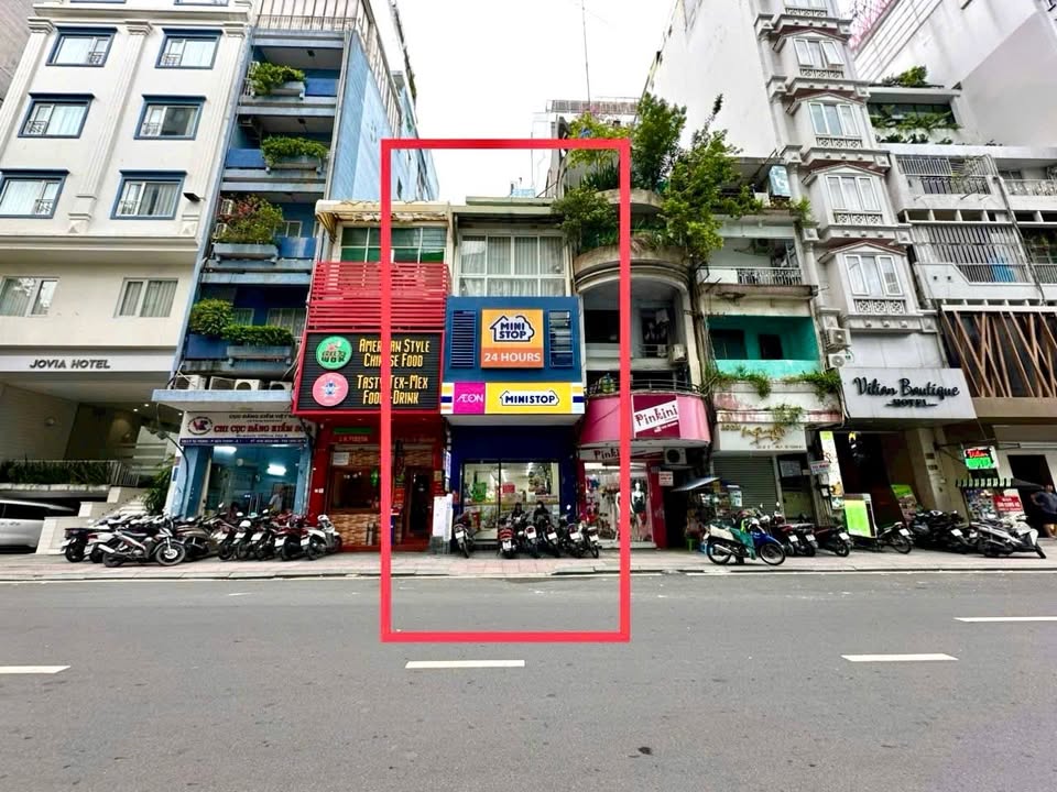 Nhà phố cho thuê mặt tiền đường Lý Tự Trọng, quận 1 - Diện tích 80m², vị trí đắc địa kinh doanh!