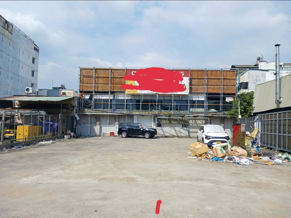 Cho thuê mặt bằng 1200m² tại 40 Nguyễn Văn Linh, Quận 7 - Mặt tiền đường lớn, thuận lợi kinh doanh!