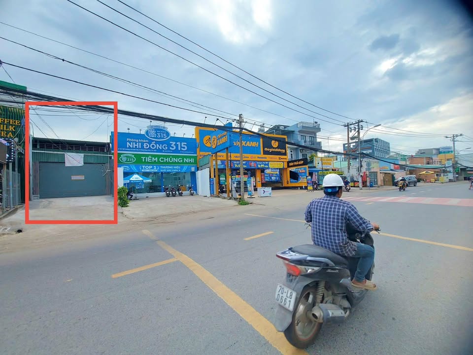 Cho thuê mặt bằng kinh doanh 250m² đường Lã Xuân Oai - Khu đông dân, gần chợ, trường học
