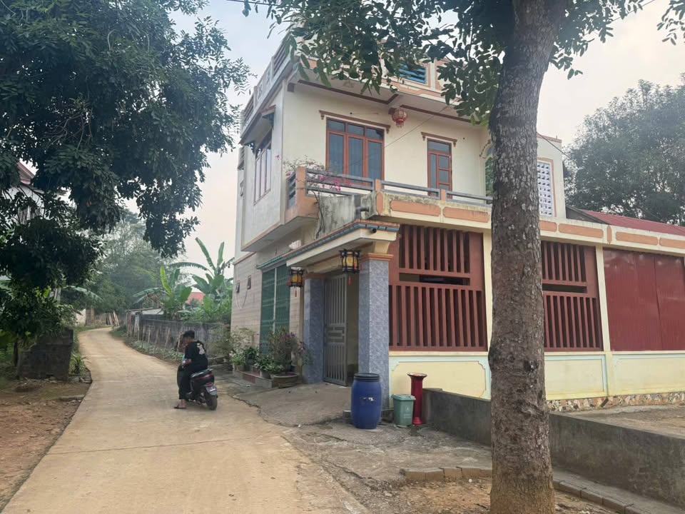 Đất mặt tiền tại Cẩm Phú 200m² giá chỉ 200 triệu - Gần uỷ ban và trường học!