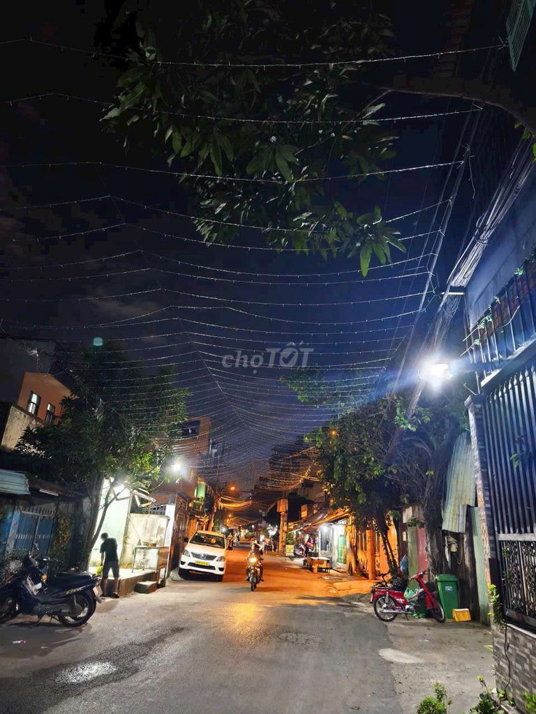 Bán Gấp Nhà Chính Chủ Gò Vấp 88m² - 5 Tầng Đường Nhựa 8M Thông - Tiện Ích Ngập Tràn!