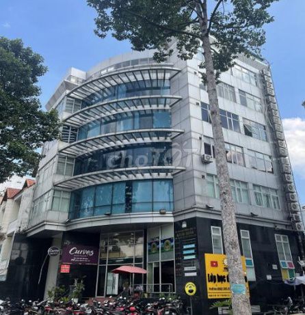 Nhà Mặt Tiền Đường Cộng Hòa P.13 Quận Tân Bình 1120m² giá 220 triệu - Sẵn sàng kinh doanh ngay!