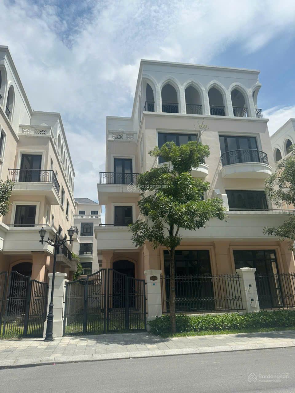 Nhà tứ lập Cọ Xanh Vinhomes Ocean Park 2 120m² giá chỉ 16.5 tỷ - Sát công viên, vị trí đẹp!