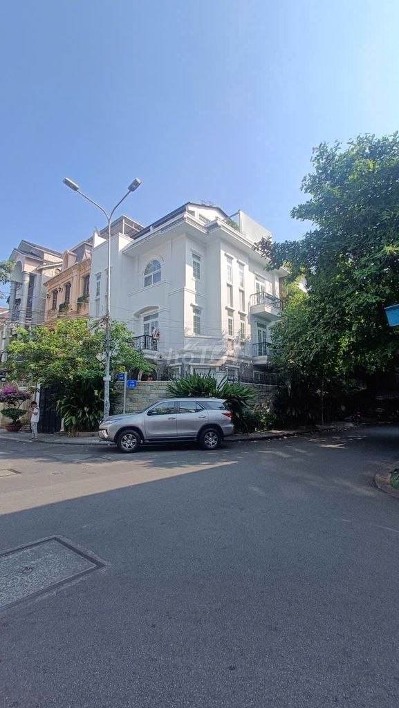 Cho thuê nhà Mặt Tiền Sương Nguyệt Ánh Quận 1 - Diện tích 800m², Giá 300 triệu/tháng