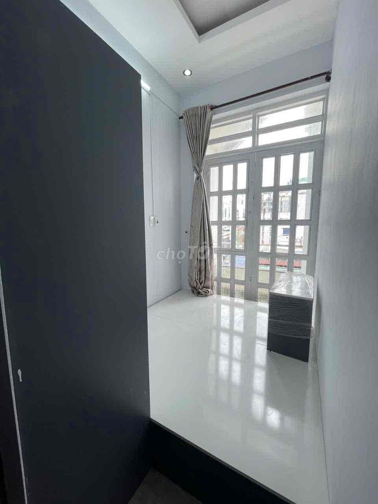 Căn hộ 2PN ban công Bạch Đằng 40m² giá 7.3 triệu - Sẵn sàng vào ở ngay!