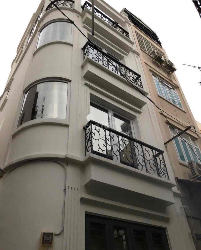 Nhà Đẹp Mới Nguyễn Văn Nguyễn 210m², Tân Định, Quận 1 - Phù hợp kinh doanh đa ngành