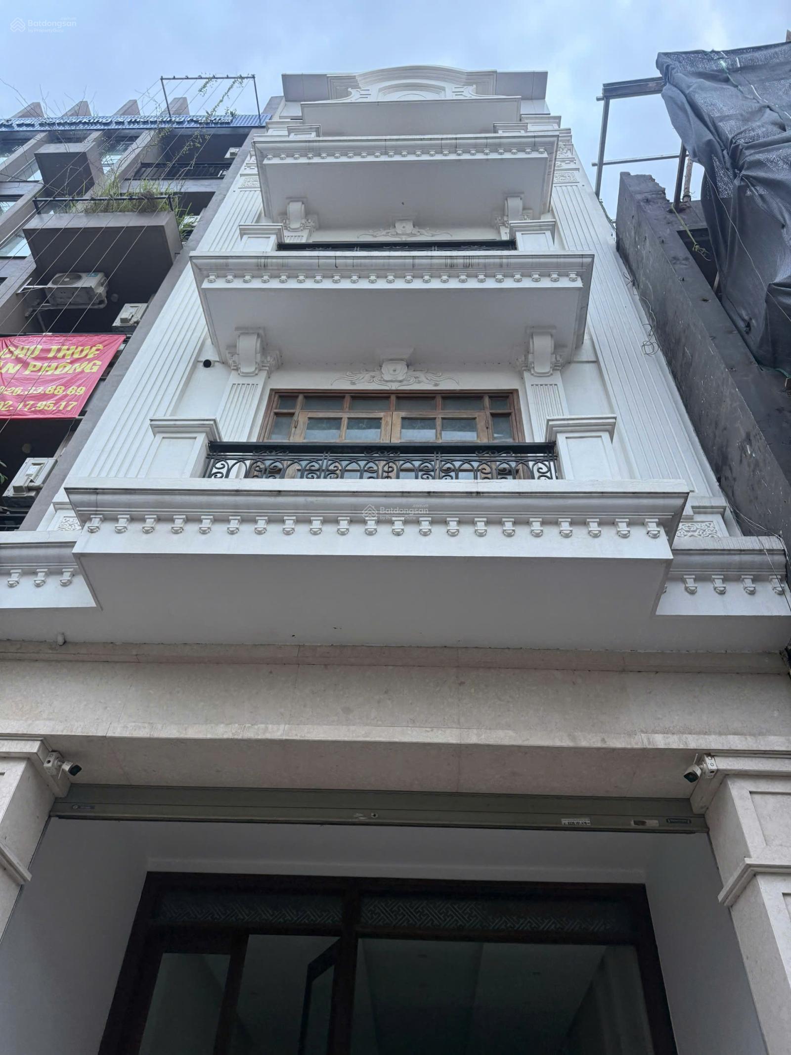 Nhà mặt đường Âu Cơ, Tứ Liên, 128m², thang máy - Sẵn sàng vào ở!