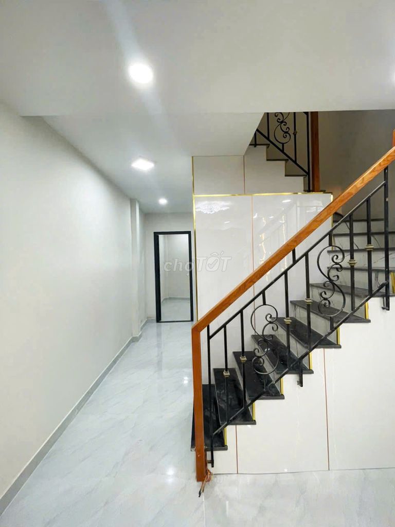 Nhà phố Nguyễn Thị Tần, Quận 8 - 39m² giá 4.98 tỷ - Vị trí đắc địa, chính chủ bán!