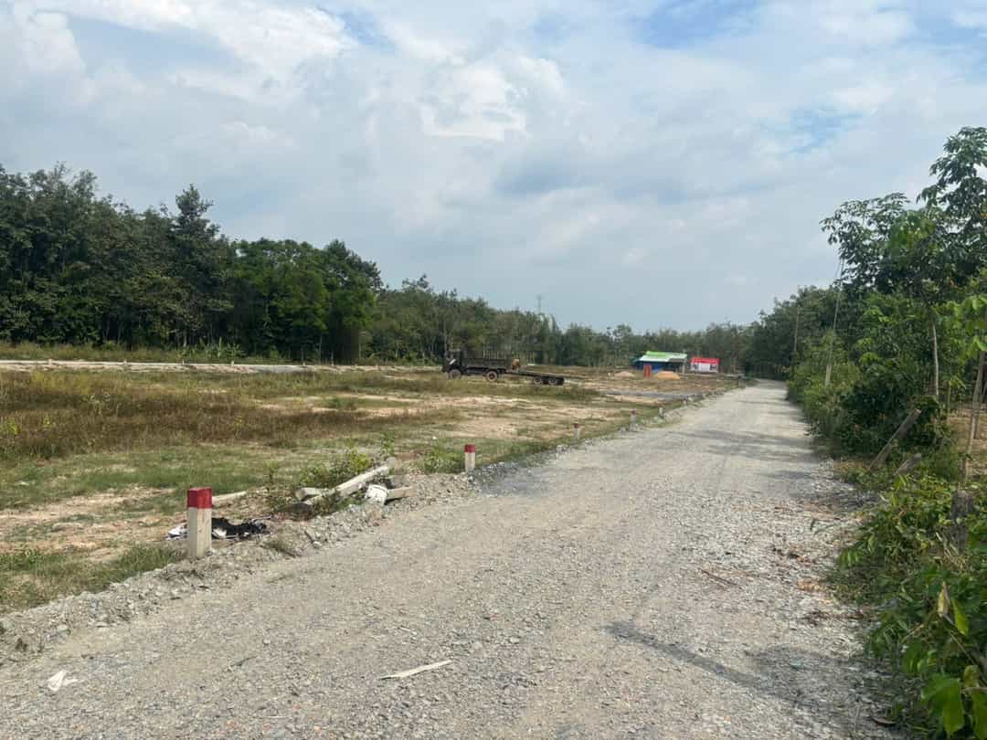 Đất thổ cư 100m² tại chợ Sóc Lào, Tây Ninh - Chỉ 280 triệu - Sổ hồng ngay!