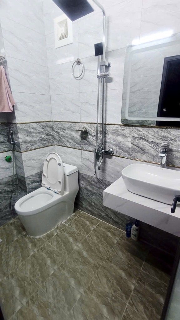 Nhà riêng tại ngõ 143 đường Nguyễn Chính, Hoàng Mai, 61m² giá 19 tỷ - Thiết kế hiện đại, an ninh tốt!