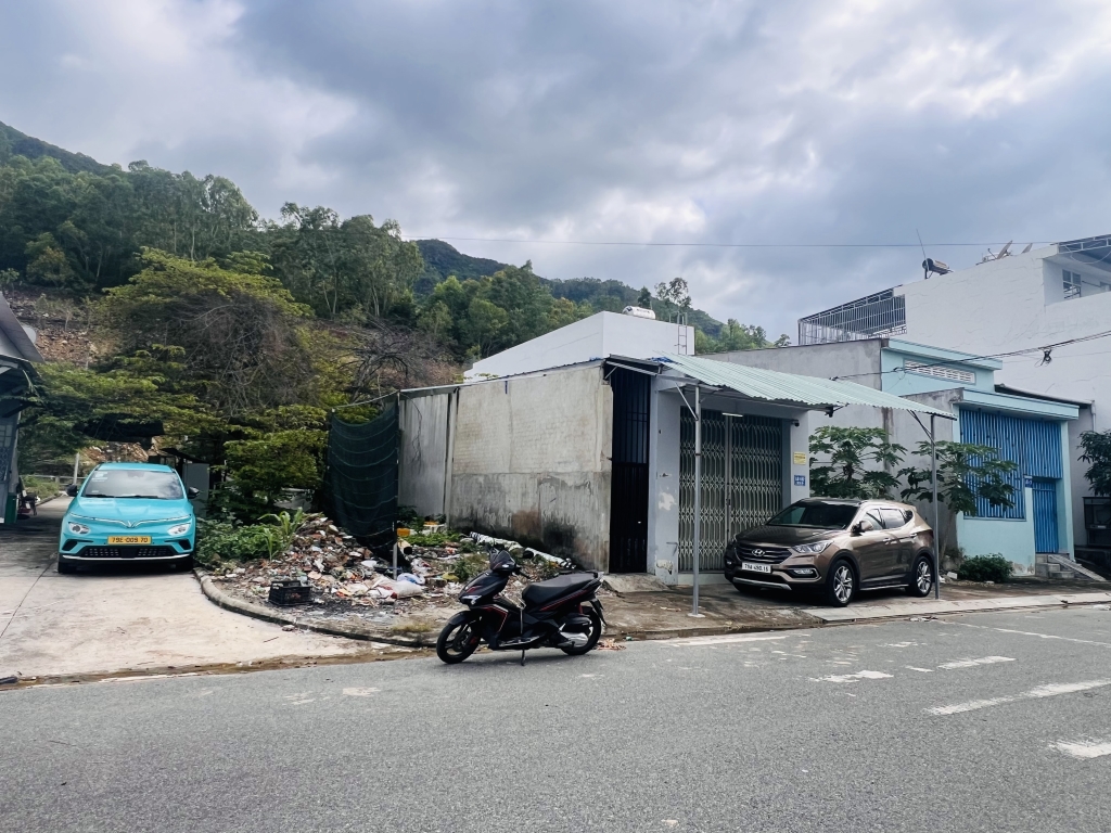 Nhà lô góc Hòn Rớ 2, Phước Đồng 82m² giá 5.4 tỷ - Sát sông thơ mộng!