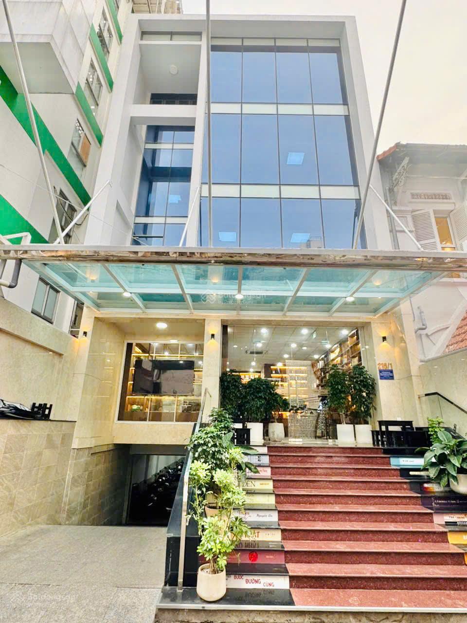 Văn phòng cho thuê tại Quận 3, 45m² chỉ 17 triệu - Không gian yên tĩnh lý tưởng!