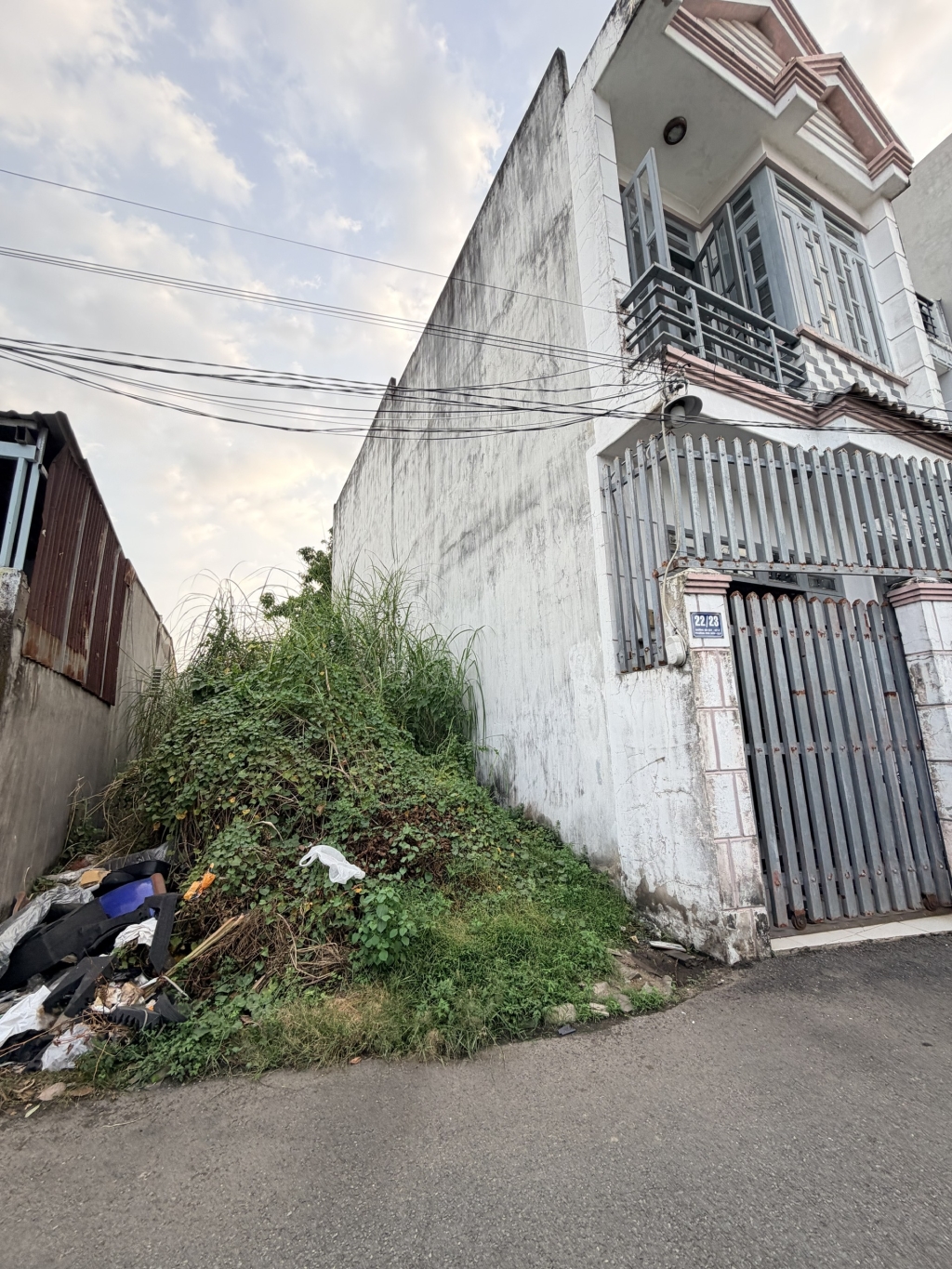 Nhà cấp 4 hẻm xe hơi thông Quận 9 100m² giá 5,2 tỷ - Đặc điểm nổi bật, thuận tiện di chuyển!