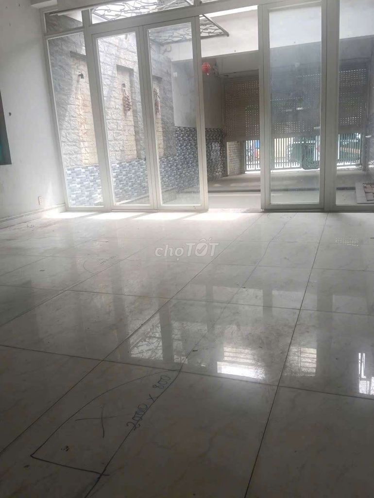 Mặt bằng kinh doanh đa ngành Linh Xuân 110m² giá 15 triệu - Phù hợp mọi nhu cầu!