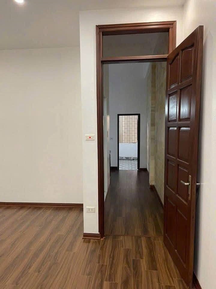 Bán nhà phố Tô Hiệu Hà Đông 42m² giá 8.8 tỷ - Ô tô đỗ cửa, kinh doanh thuận lợi!