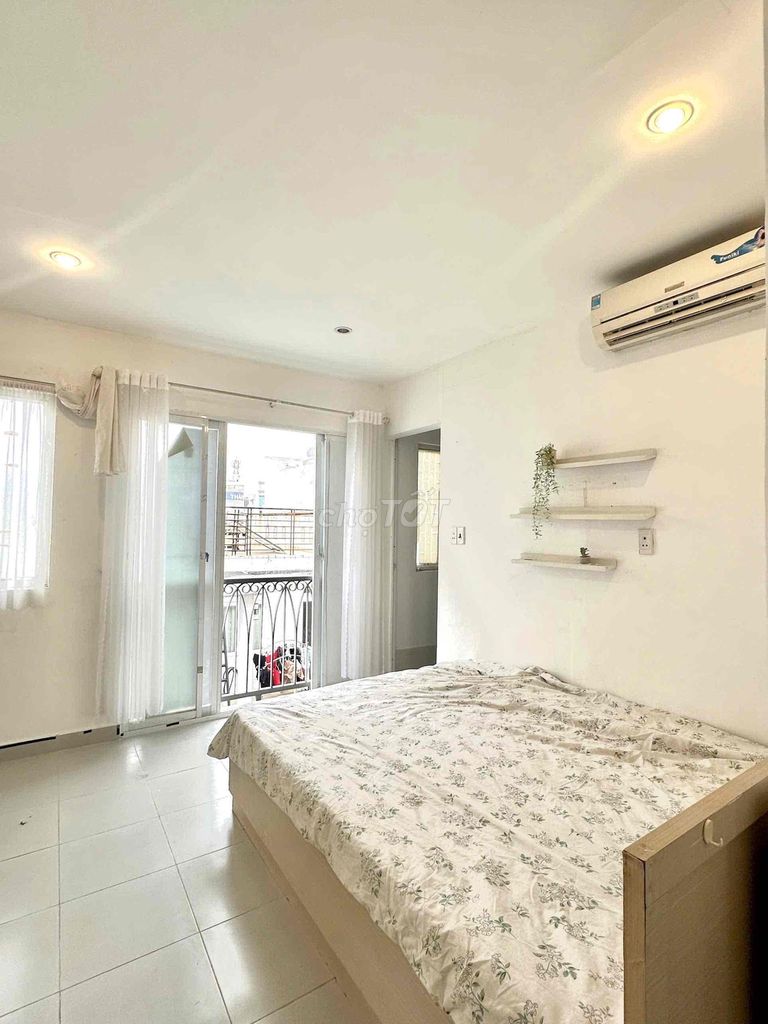 Căn hộ 1PN Huỳnh Văn Bánh 35m² giá 6.8 triệu - Full nội thất cao cấp