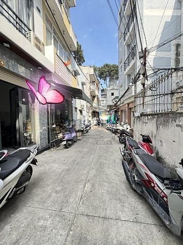 Nhà phố Lê Hồng Phong, Quận 10 - 172m² giá 10.7 tỷ - Hẻm xe hơi 5m, 4 tầng mới!