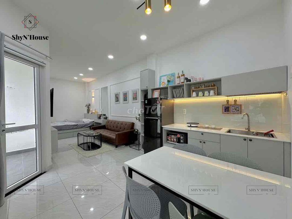 Căn hộ Studio ban công 40m² tại Etown Tân Bình giá 8 triệu - Nội thất cao cấp, không gian thoáng đãng!