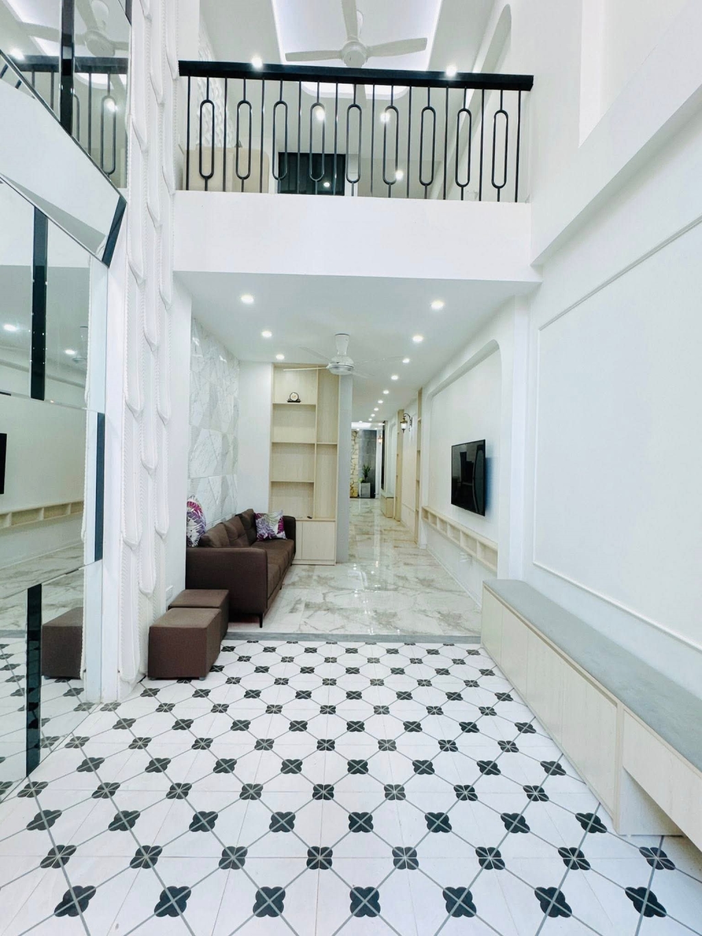 Bán nhà Phúc Xá 61m² giá 15 tỷ - Đẳng cấp và sinh lời