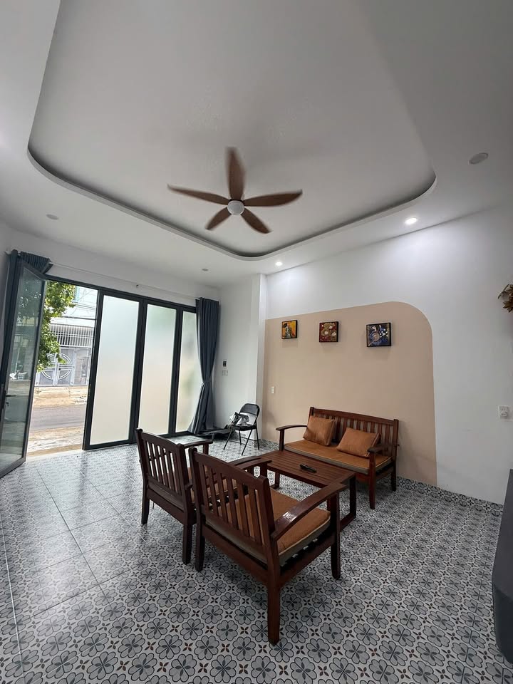 Nhà góc 2 mặt tiền đường Nguyễn Địa Lô, Nha Trang 65.3m² giá 6.5 tỷ - Cơ hội đầu tư tuyệt vời!