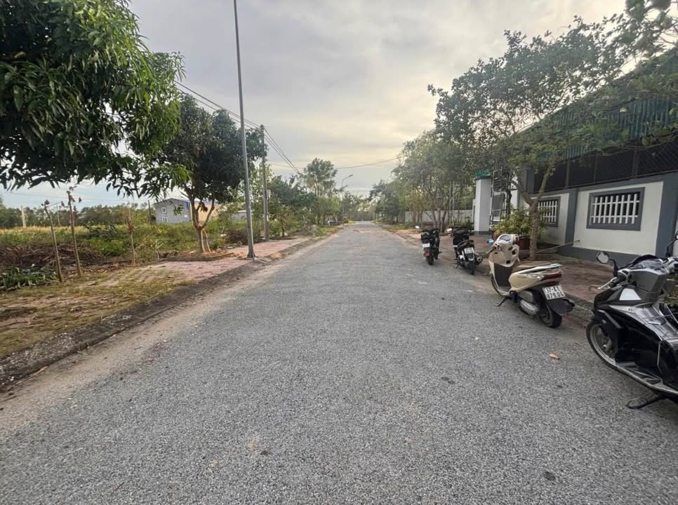 Đất Tái Định Cư Nghi Hương 135m² giá 2.8 tỷ - Cơ sở hạ tầng đầy đủ, giao thông thuận lợi!