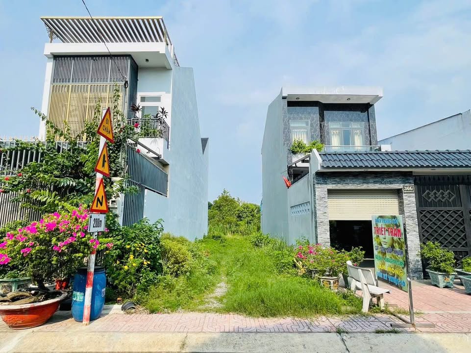 Nhà phố Củ Chi 96m² giá 3.5 tỷ - Mặt tiền đường Huỳnh Văn Cọ, đầu tư sinh lời!