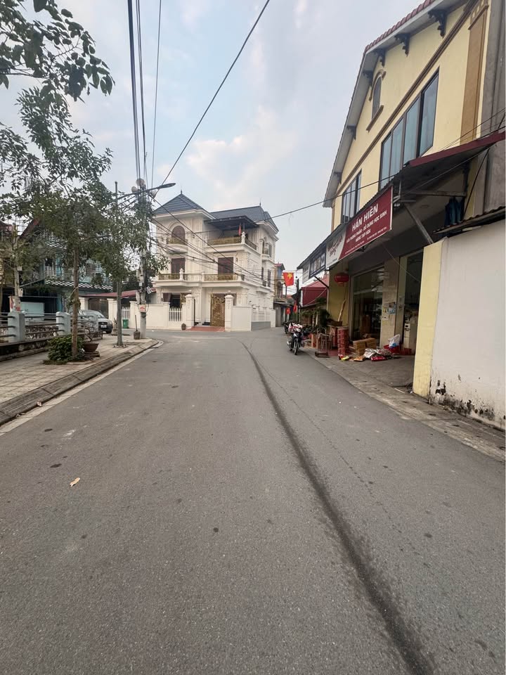 Nhà 2 tầng lô góc 86m² giá 4 tỷ - Full nội thất, trục chính Xuân Lê!