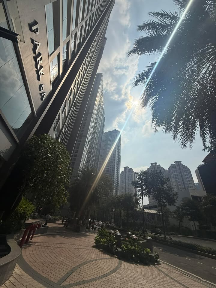 Căn hộ cho thuê Tòa C2, Nguyễn Hữu Cảnh, 4PN, giá 45 triệu - View sông tuyệt đẹp!