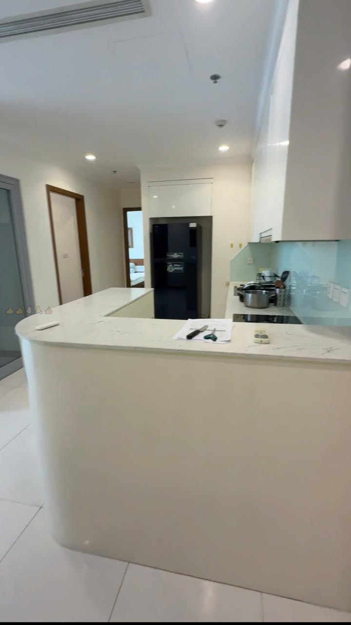 Căn hộ Vinhomes Central Park 2PN giá chỉ 23 triệu - Nội thất cao cấp, xem ngay!