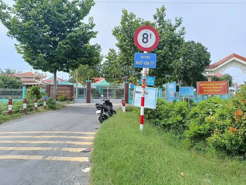 Đất vườn Long Thới 710m² giá 750 triệu - Vị trí đẹp, tiện ích đầy đủ!