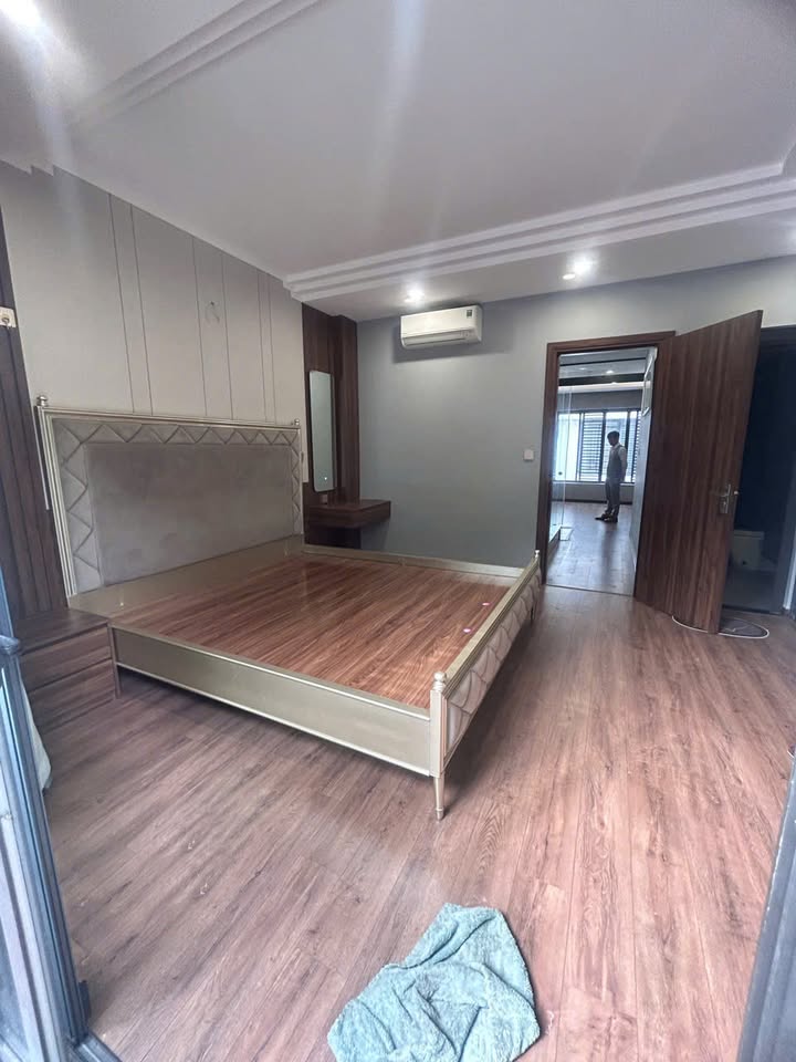 Căn hộ dịch vụ Đống Đa 80m² giá 98 triệu - Full đồ, bàn giao ngay!