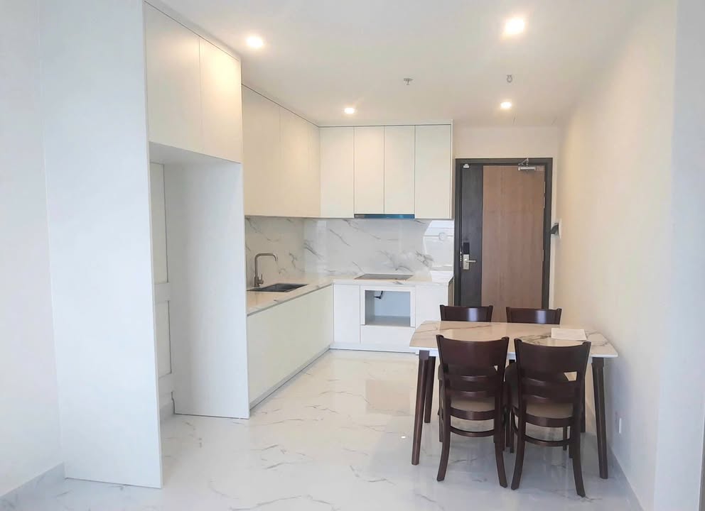 Căn hộ Vinhomes Grand Park Thủ Đức 82m² giá 15 triệu - Full nội thất, sẵn sàng vào ở!