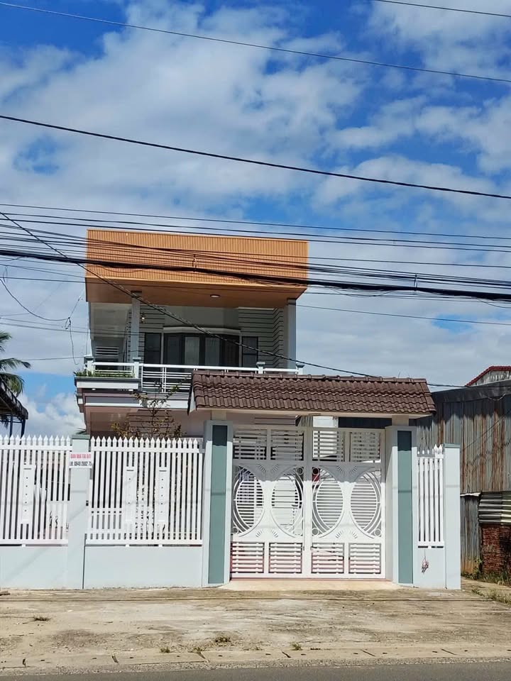 Nhà mặt tiền Quốc Lộ 14, Hòa Phú, 450m² chỉ 7 tỷ - Kinh doanh đắc địa!