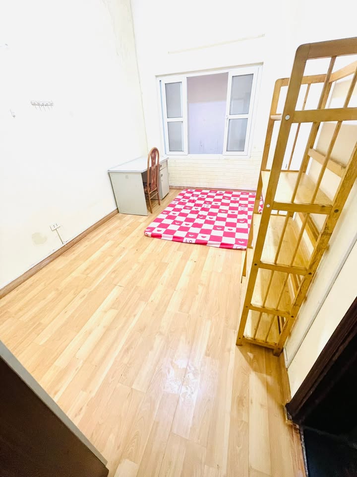 Phòng cho thuê ở Ngõ 79 Dương Quảng Hàm, Cầu Giấy - Giá 2.8 triệu/tháng, đầy đủ tiện nghi!