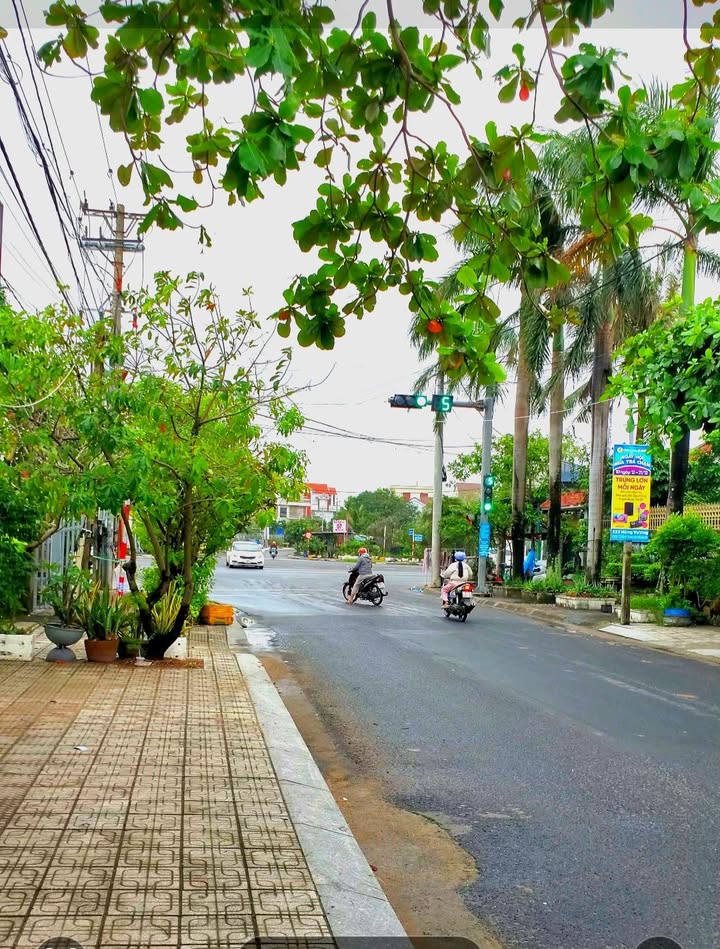 Bán đất Phú Đông Tuy Hòa 113.7m² giá 2 tỷ - Sổ hồng riêng, công chứng ngay!